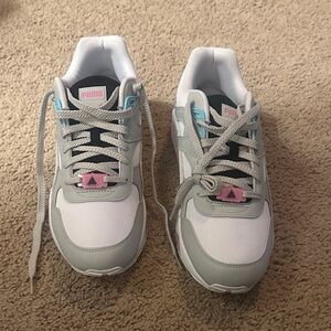 Puma men’s White, Light Gray & Pink Accent Sneakers